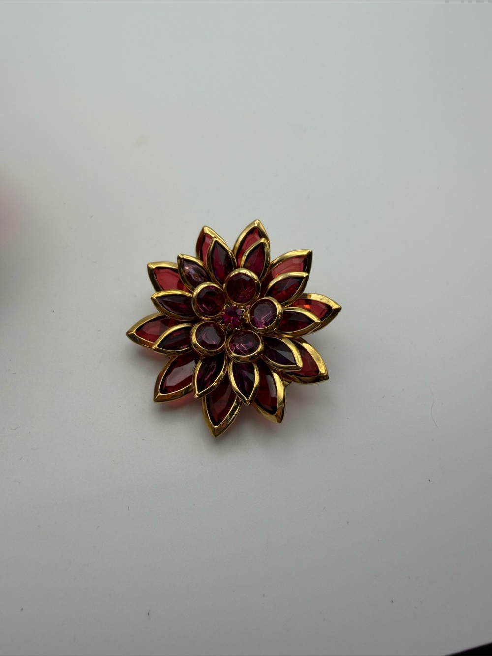 Avon Flower Pin in Giftbox Floral Red & Gold Brooch